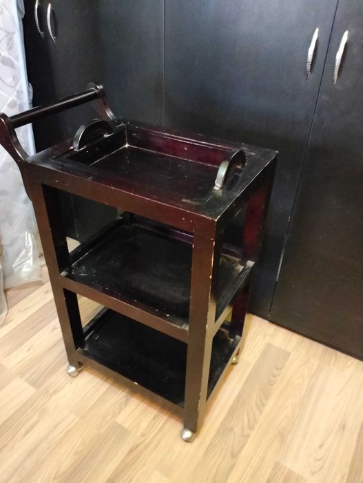 carucior pentru cabinet cosmetic