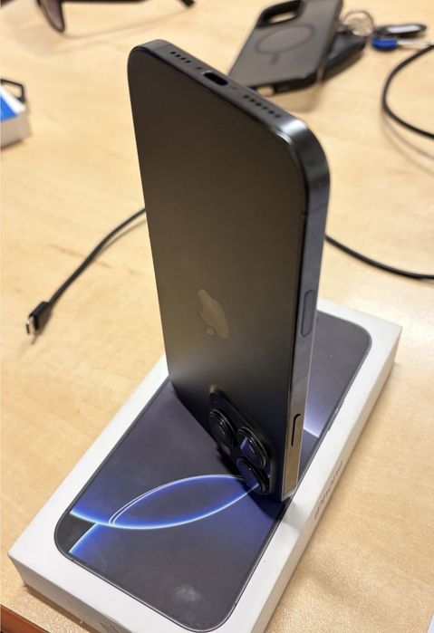iPhone 16 Pro Max 256gb impecabil