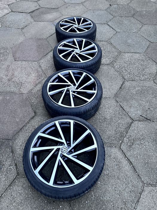 Jante R19 golf 7,5 cu anvelope PZero