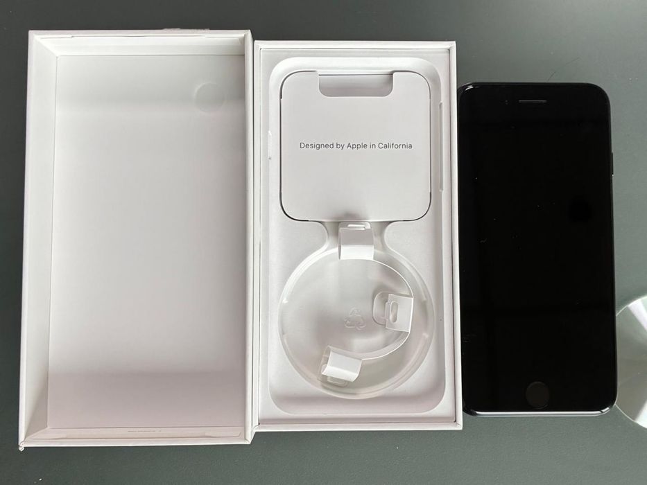 iPhone SE 2022, 64гб, черный