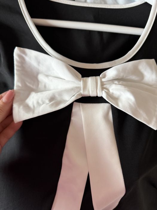 Tricou 2XL- nou. Cu funda