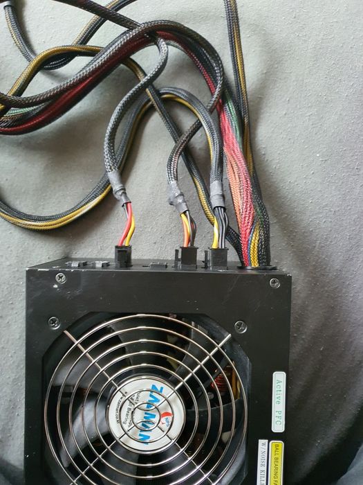 Захранване ZALMAN 600 w  полумодулно