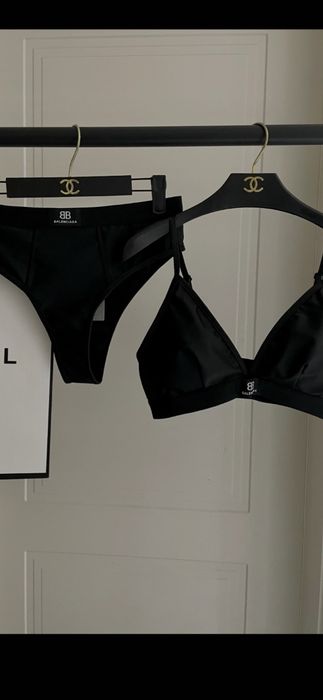 Costum de baie Balenciaga, model 2026, preț fix