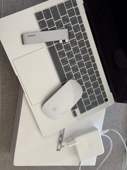 MacBook 2020 intel