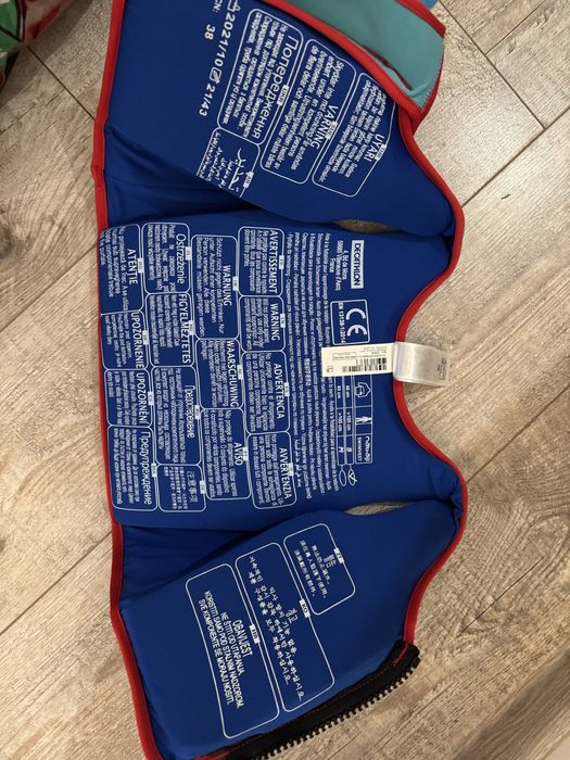 Жилетка за плуване от пяна