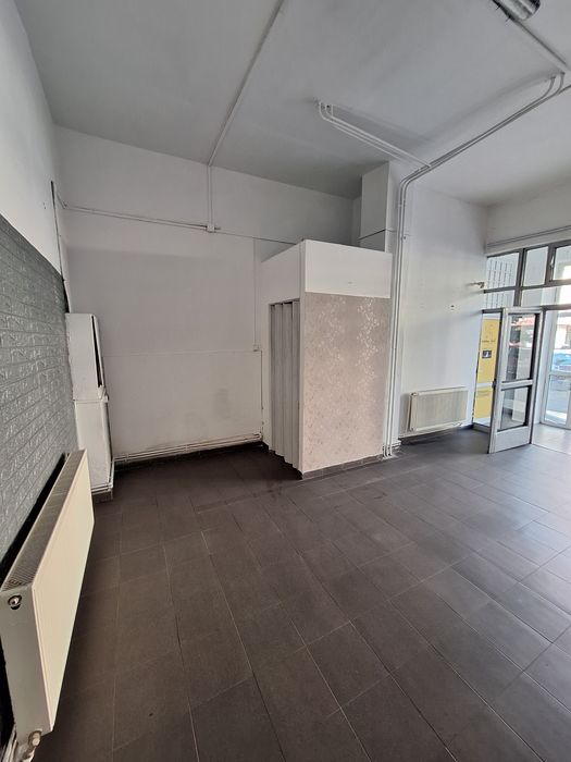 Închiriez spațiu comercial Mioveni