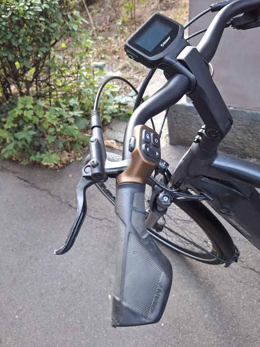 Vând bicicletă electrică ,,GIANT"