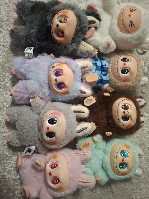 Лабубу любой расцветки.