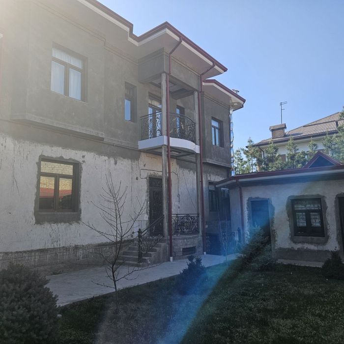 Амир Темур! Продаётся Евродом 6 соток 12 комнат