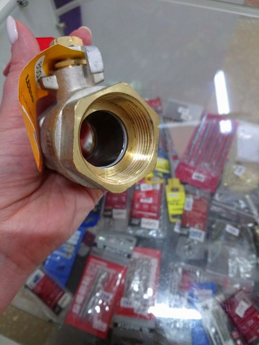 Продам кран д=32