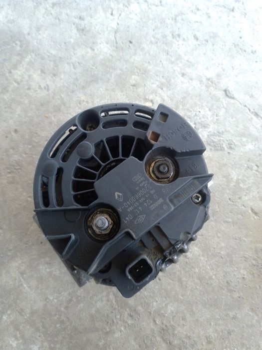 Vînd alternator renault sau logan