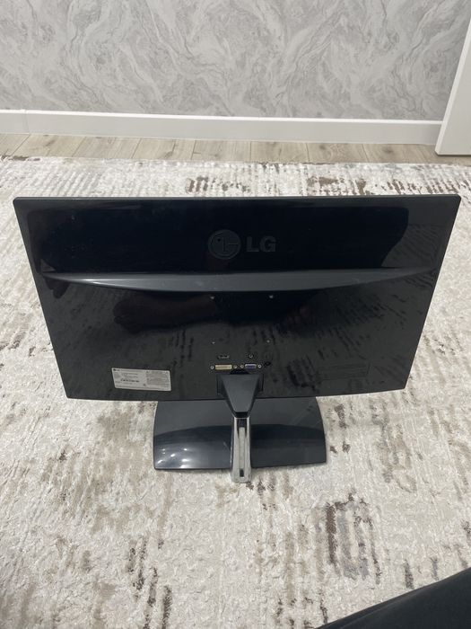 Монитор LG 21.5