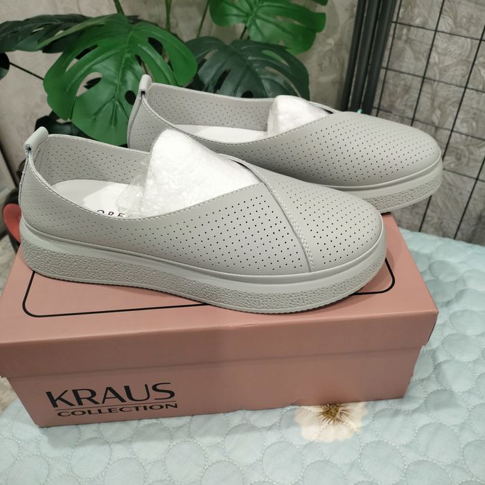 Продам макасины женские