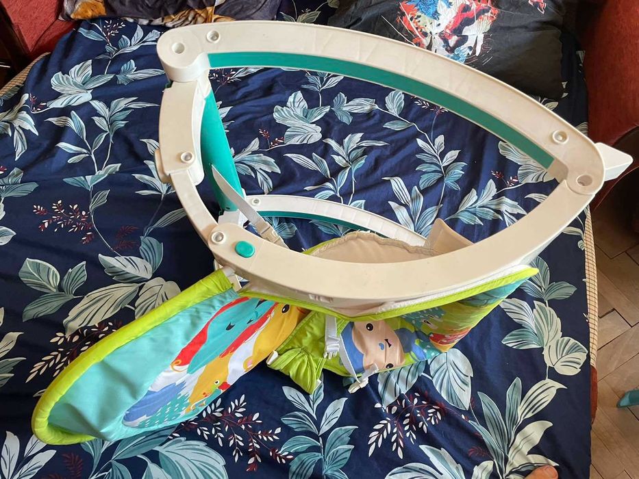 Бебешки шезлонг/столче с вибрация на Fisher Price.