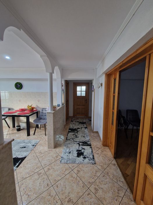 Apartament cu 3 camere