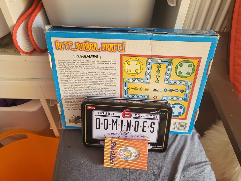 jocuri de societate domino, frate, pacalici