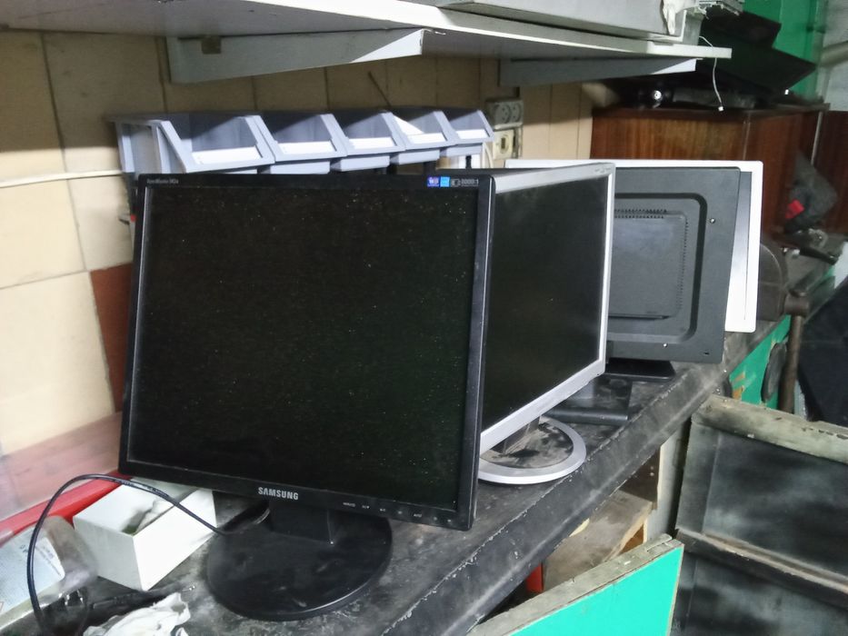 Продам мониторы по 4000