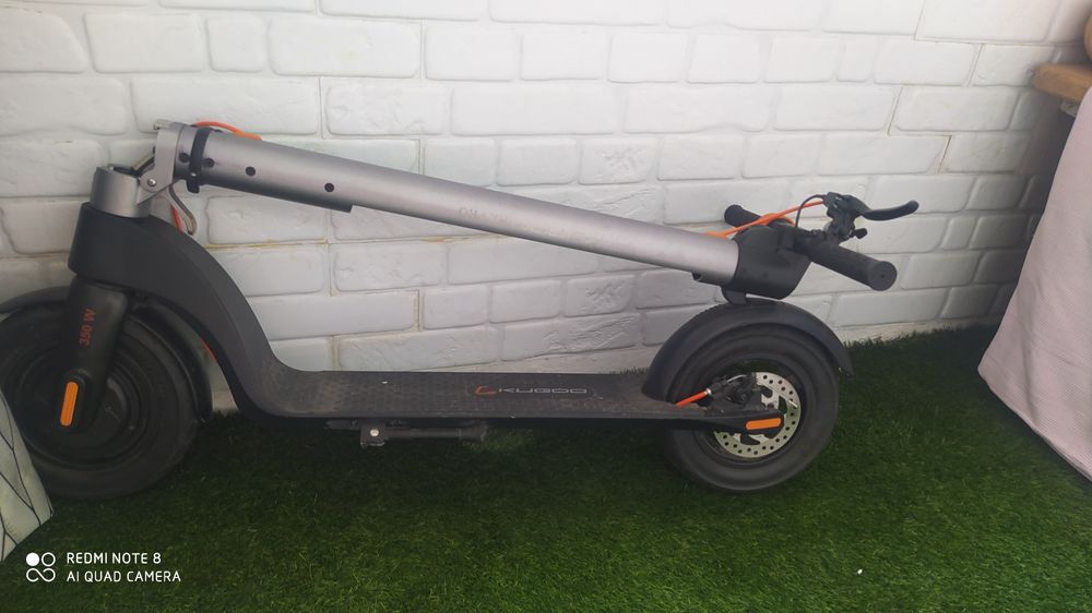 Продам электросамокат