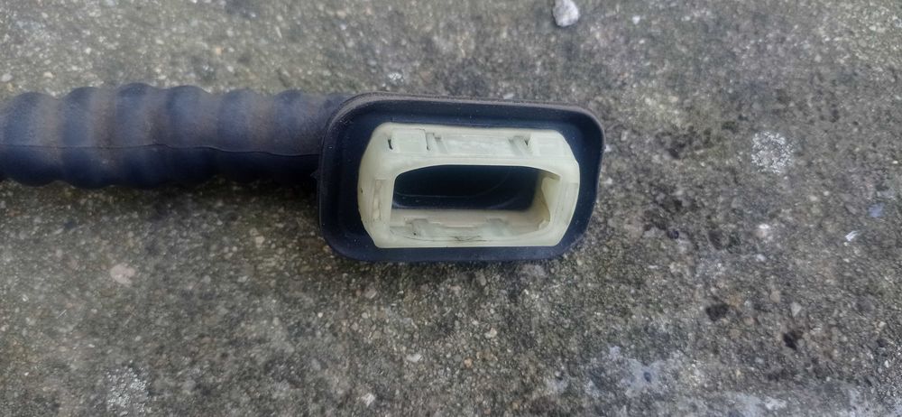 Tiguan маншон за кабелите на багажника. Оригинален