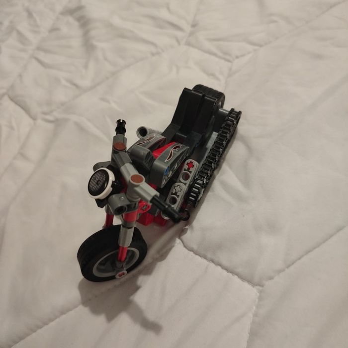 Lego Tehnic - Motocicleta 43132 + Avion de curse 42117