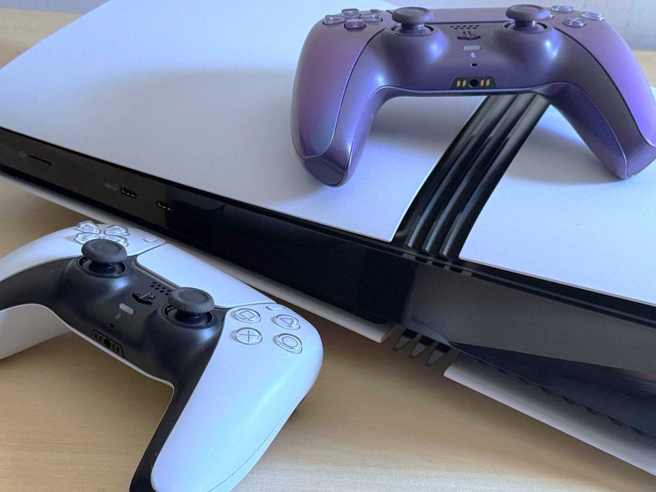 Бартер! Playstation 5 Pro 2TB (PS5) + 2 DualSense wireless контролера