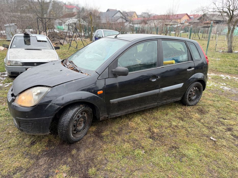 Ford fiesta 1.3  funcțional / pentru piese / voutcher sau cupon rabla / dezmembrare / de dezmembrat / accesorii
