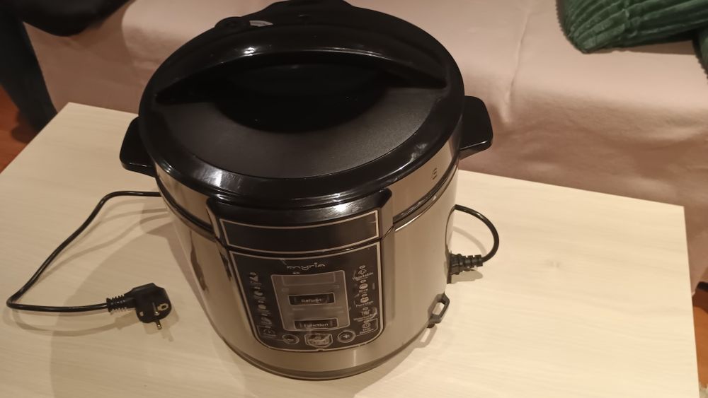 Multi cooker Myria MY4450
