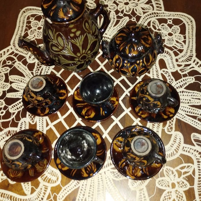 Vând servici de cafea