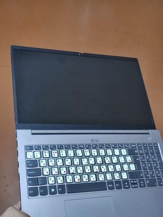 Noutbuk Thinkbook 180°