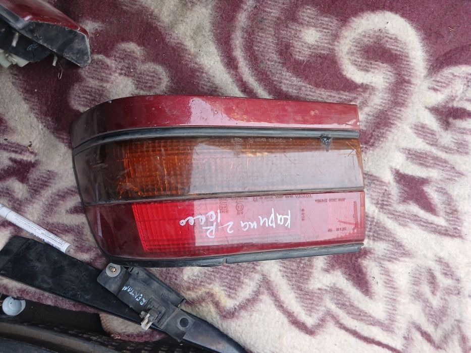 Фонарь Тоета Карина 2