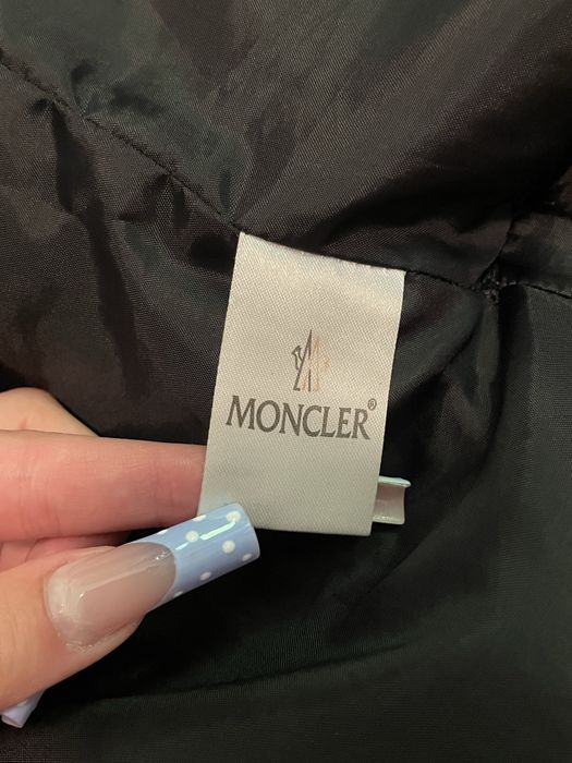 geaca moncler.