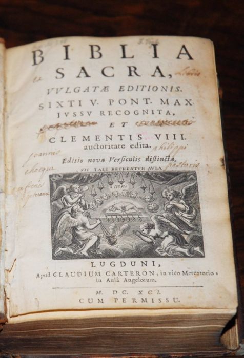 Рядко издание на Библията на латински език от 1691г