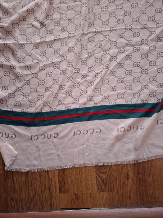 GUCCI дамски шал .