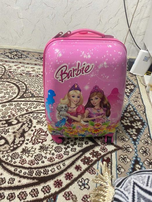продам детский чемодан.