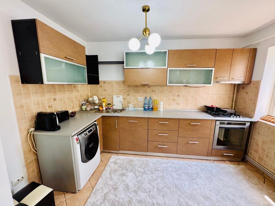 Persoană fizica vând apartament 3 camere 74mp Cantemir Palas Mall