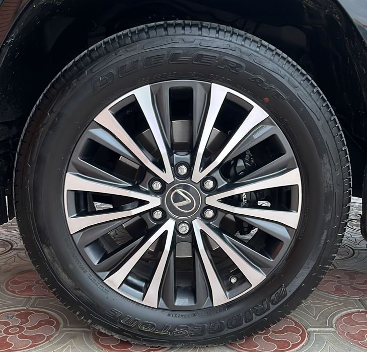 Продаются диски с шинами