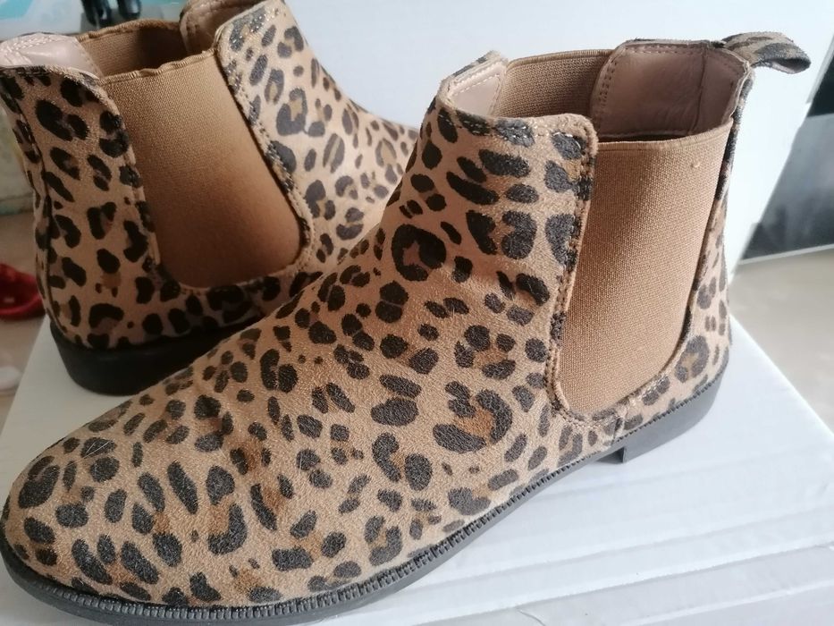 Ghete de dama model leopard și piele ecologica
