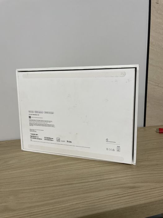 Apple Macbook Air M1  срочно