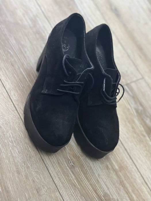 Pantofi cu platforma