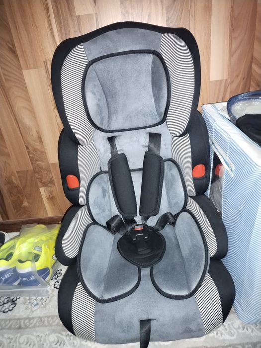 Автокресло почти новый
