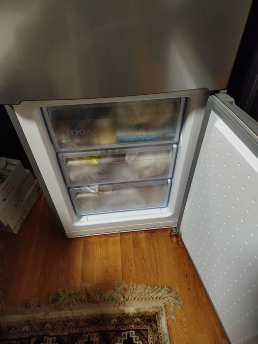 Продам холодильники и морозильник