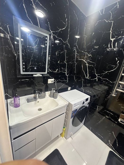 Сдается 2 х комн квартира на Янгихаетском районе! На длительный срок!