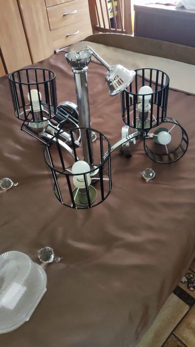 Люстра и два бра