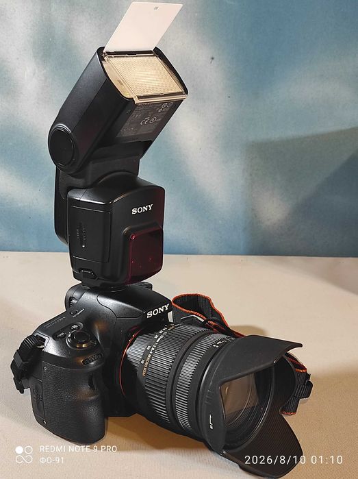 Фотоапарат Sony a65 с обектив Sigma 17-70/2,8-4 DC Macro OS HSM, светкавица Sony HVL-58AM, окомплектовка