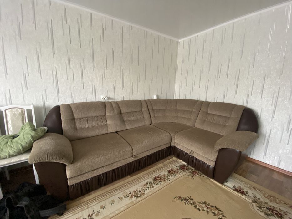 Продам диван в гостиную