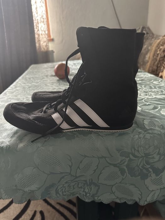 Продавам обувки за бокс