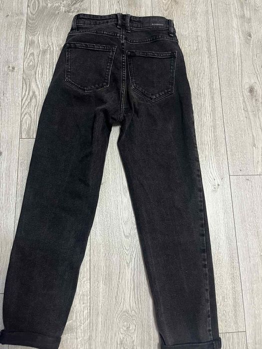 Продавам Дамски дънки