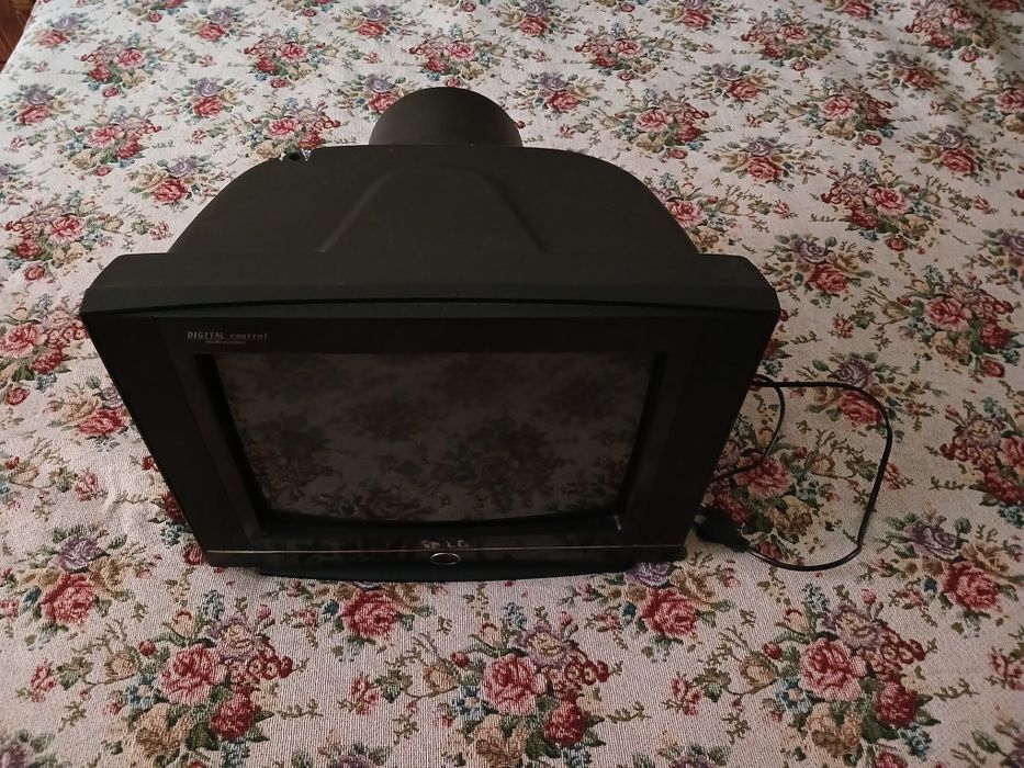 Телевизор маленький