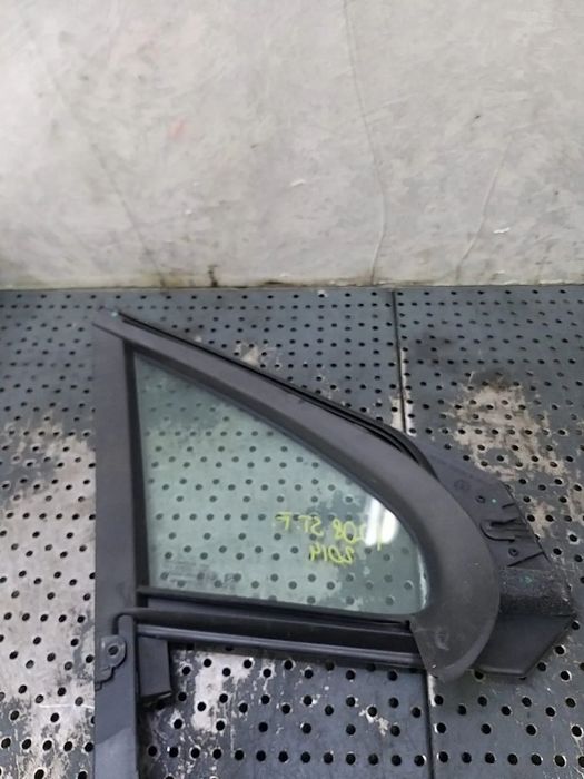 Geam fix stanga fata peugeot 208 ca cc 98014760801l