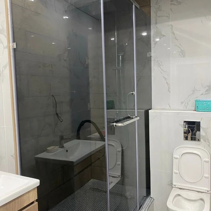 Стеклянные душ кабины